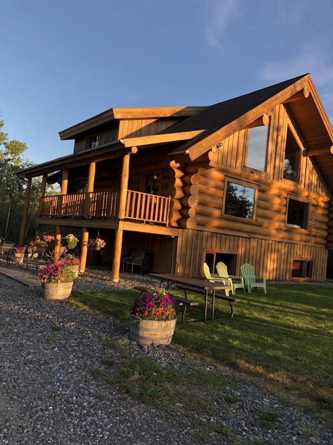 Sawing Logzz Cabin Copper Center Buitenkant foto