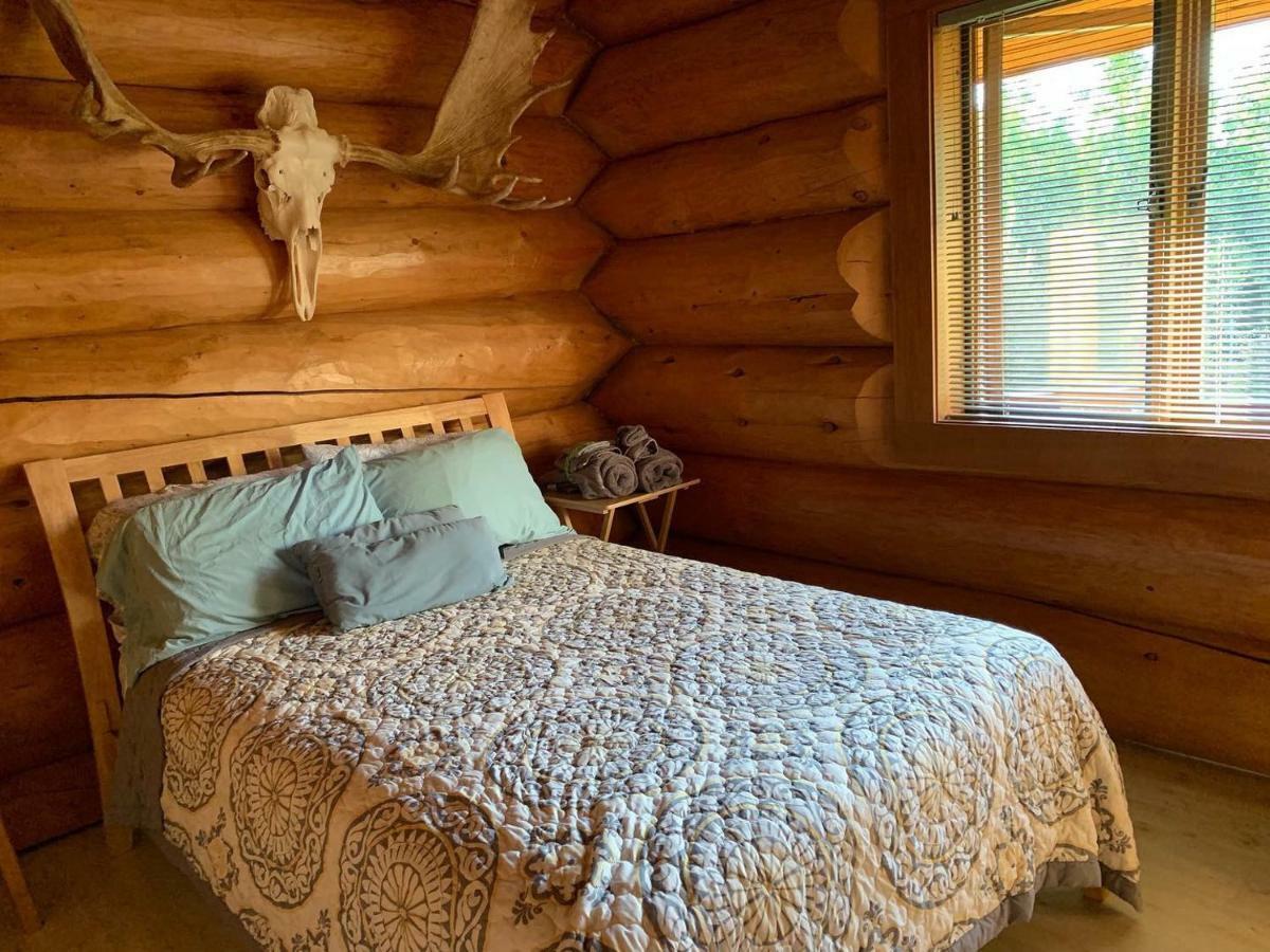 Sawing Logzz Cabin Copper Center Buitenkant foto